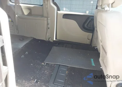 2012 Dodge Grand Caravan Sxt z USA, uszkodzony, nr VIN 2C4RDGCG5CR377074